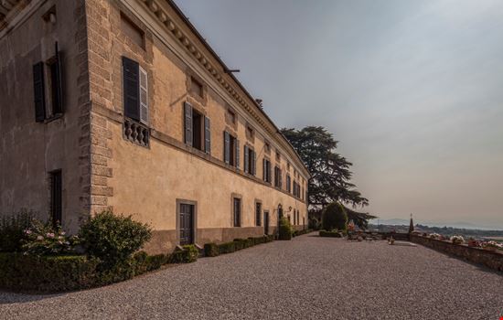 Castello di Bornato Castello di Bornato  